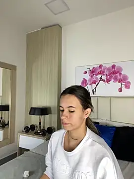 JuliaColemann online show from 20, 6, 2026