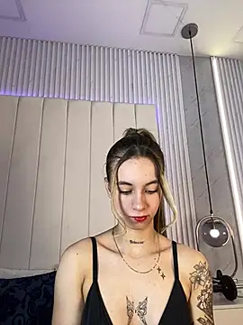 Snapshot of JuliaColemann chatting on 5, 2, 2026 JuliaColemann online show from 5, 2, 2026