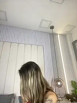 JuliaColemann online show from 23, 4, 2026