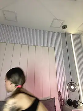 JuliaColemann online show from 12, 5, 2026