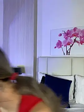 JuliaColemann online show from 12, 7, 2026