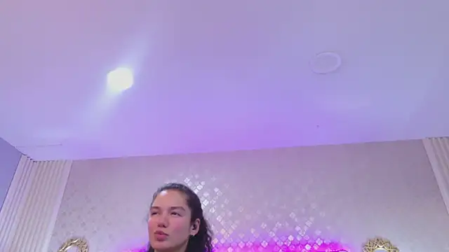 Snapshot of RoxanaAngel chatting on 1, 3, 2026 RoxanaAngel online show from 1, 3, 2026