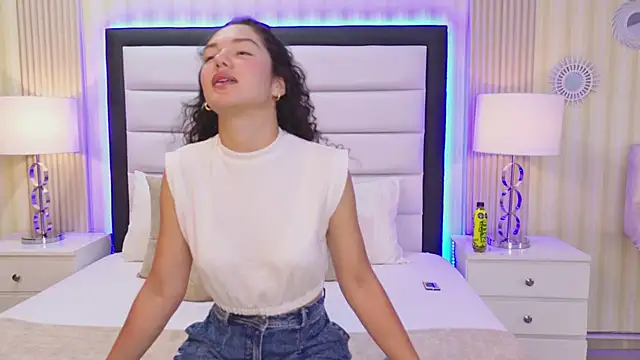 Snapshot of RoxanaAngel chatting on 2, 3, 2026 RoxanaAngel online show from 2, 3, 2026