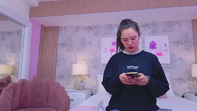 Snapshot of RoxanaAngel chatting on 17, 2, 2026 RoxanaAngel online show from 17, 2, 2026