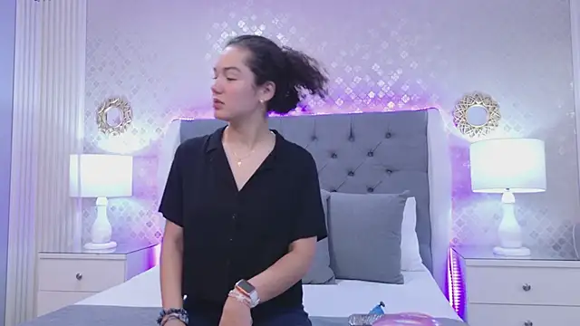 Snapshot of RoxanaAngel chatting on 18, 2, 2026 RoxanaAngel online show from 18, 2, 2026