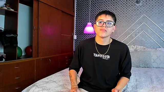 Evie demn online show from 11, 2, 2026