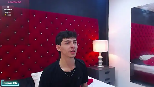 Logan Woods online show from 8, 2, 2026