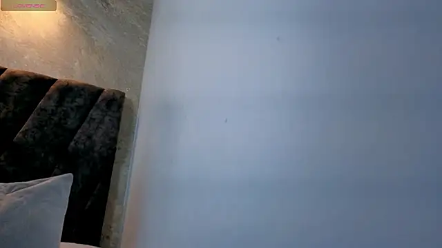 zoe hugeboobs online show from 13, 2, 2026