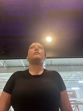 Snapshot of lizzy_luminair chatting on 6, 2, 2026 lizzy luminair online show from 6, 2, 2026