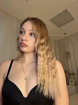 DayaFoxy online show from 5, 3, 2026