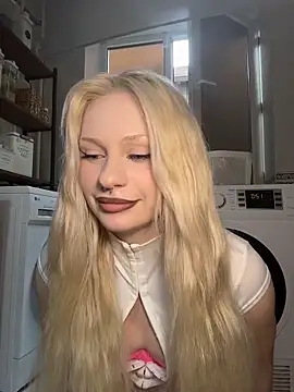 DayaFoxy online show from 9, 4, 2026