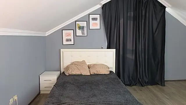 Naomi Demio online show from 11, 2, 2026