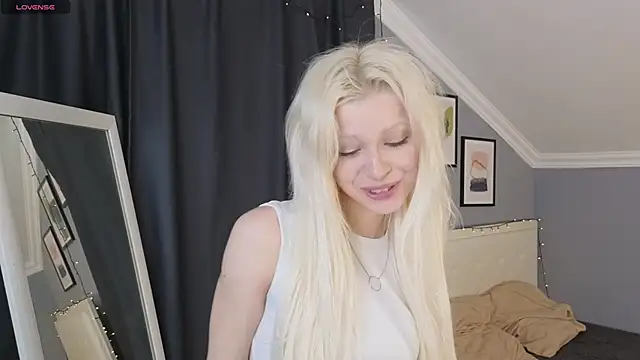 Naomi Demio online show from 4, 4, 2026