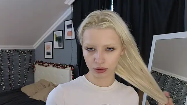 Snapshot of Naomi_Demio chatting on 19, 6, 2026 Naomi Demio online show from 19, 6, 2026
