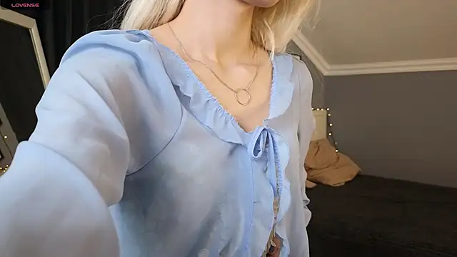 Naomi Demio online show from 1, 4, 2026