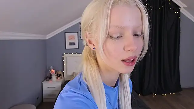 Naomi Demio online show from 5, 3, 2026