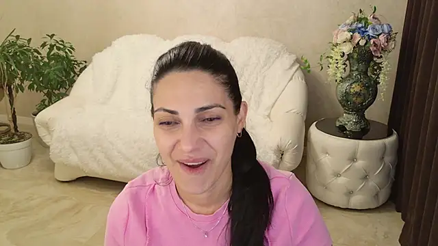 LovelyBeatrice online show from 29, 4, 2026