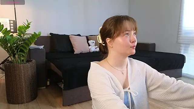 MillaKowal online show from 5, 4, 2026