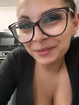 Snapshot of HiddendesireXO01 chatting on 12, 2, 2026 HiddendesireXO01 online show from 12, 2, 2026