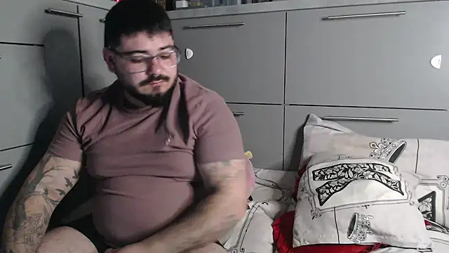 Snapshot of HiddendesireXO01 chatting on 27, 2, 2026 HiddendesireXO01 online show from 27, 2, 2026