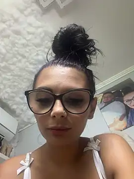 HiddendesireXO01 online show from 9, 7, 2026