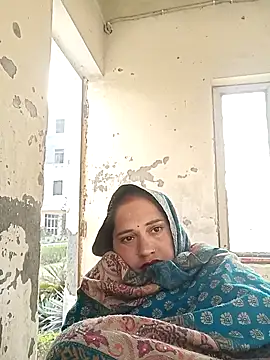 Snapshot of Cute-karisma1234 chatting on 1, 3, 2026 Cute-karisma1234 online show from 1, 3, 2026