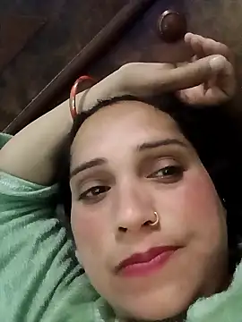 Snapshot of Cute-karisma1234 chatting on 19, 1, 2026 Cute-karisma1234 online show from 19, 1, 2026