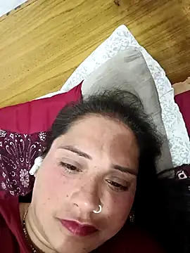 Snapshot of Cute-karisma1234 chatting on 1, 3, 2026 Cute-karisma1234 online show from 1, 3, 2026