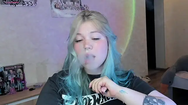 Snapshot of Lulu_Di chatting on 17, 6, 2026 Lulu Di online show from 17, 6, 2026