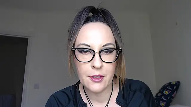 PsychicDominatrix online show from 1, 2, 2026