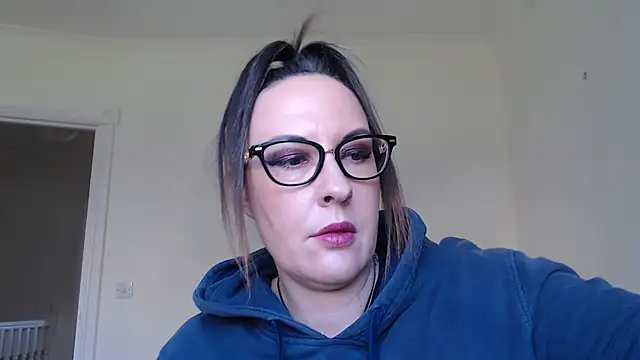 Snapshot of PsychicDominatrix chatting on 6, 4, 2026 PsychicDominatrix online show from 6, 4, 2026