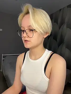 LuunaDorean online show from 18, 2, 2026