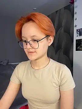 LuunaDorean online show from 22, 2, 2026