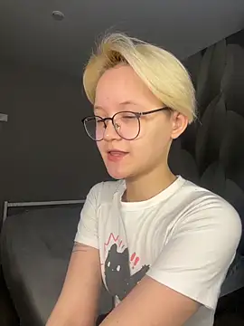 LuunaDorean online show from 13, 2, 2026