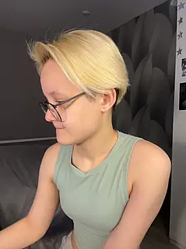 LuunaDorean online show from 19, 2, 2026