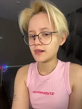 LuunaDorean online show from 13, 2, 2026