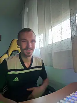 Snapshot of TheMaskShow chatting on 8, 4, 2026 TheMaskShow online show from 8, 4, 2026