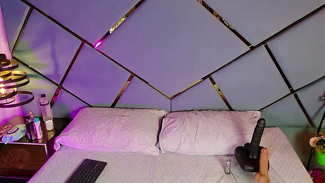 karol sm online show from 10, 3, 2026