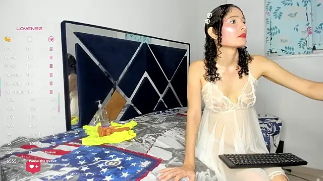 Snapshot of Ninna_Vergara chatting on 5, 7, 2026 Ninna Vergara online show from 5, 7, 2026