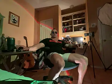 Snapshot of daddydonkey84 chatting on 10, 6, 2026 daddydonkey84 online show from 10, 6, 2026