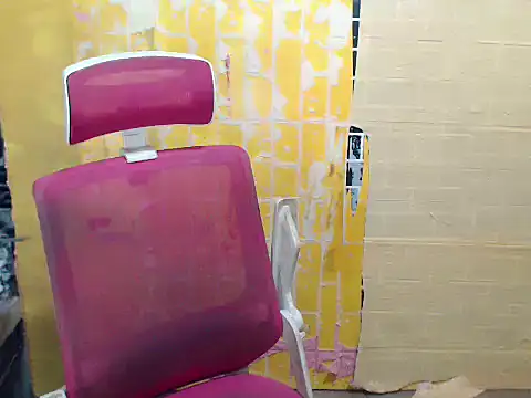JuicyFoxCock online show from 13, 5, 2026