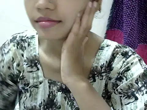 Snapshot of Kulsum_S chatting on 13, 7, 2026 Kulsum S online show from 13, 7, 2026