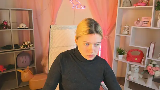 CelestineMauriac online show from 17, 4, 2026