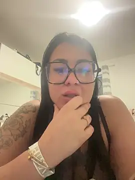 Snapshot of Melissa-suisse chatting on 9, 2, 2026 Melissa-suisse online show from 9, 2, 2026