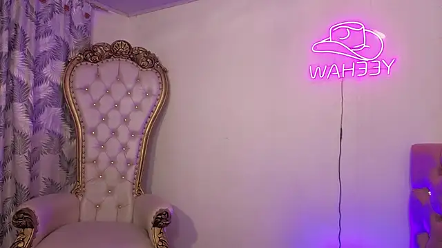 Snapshot of SABRIINA_TAY chatting on 10, 4, 2026 SABRIINA TAY online show from 10, 4, 2026