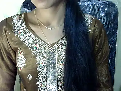 Snapshot of Khushi_v chatting on 1, 2, 2026 Khushi v online show from 1, 2, 2026