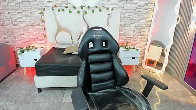 TINY TAY online show from 13, 4, 2026