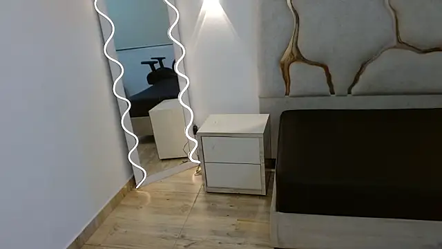 TINY TAY online show from 4, 3, 2026