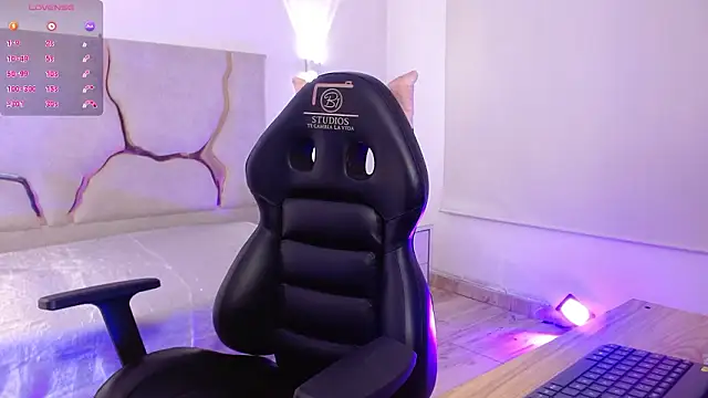 TINY TAY online show from 7, 3, 2026