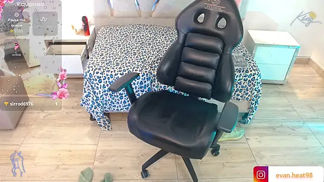 Snapshot of EVAN_TAY chatting on 3, 2, 2026 EVAN TAY online show from 3, 2, 2026